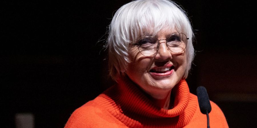 Claudia Roth (Grüne), Kulturstaatsministerin, besucht die Leipziger Buchmesse.