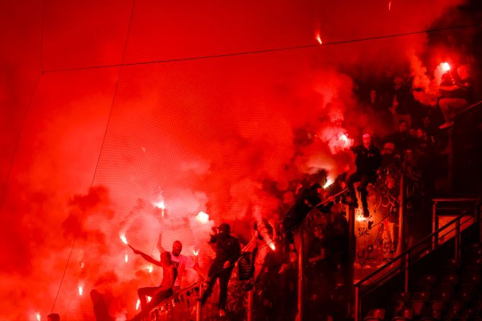 Die Fans des FC Sion brannten beim Gastspiel gegen Servette reichlich Pyrotechnik ab. FC Sion Servette Fans