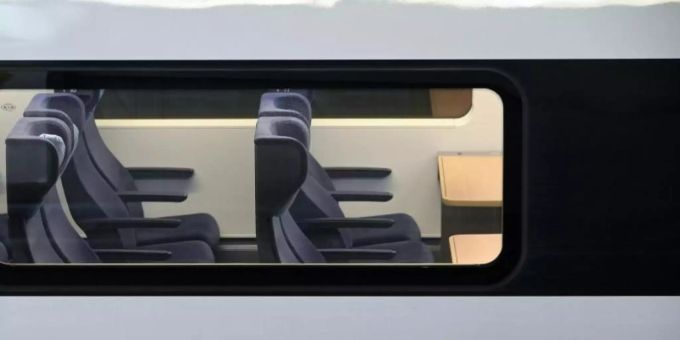 Die Bahn will trotz des reduzierten Angebots dafür sorgen, dass ausreichend Abstand in den Zügen möglich ist. Foto: Uwe Zucchi/dpa Die Bahn will trotz des reduzierten Angebots dafür sorgen, dass ausreichend Abstand in den Zügen möglich ist. Foto: Uwe Zucchi/dpa