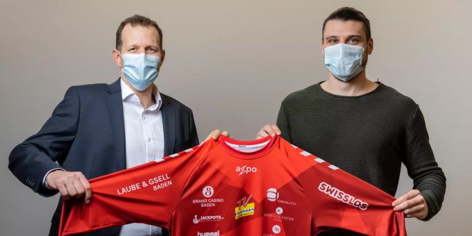 Sportchef Roger Küng freut sich über seinen Wunschtransfer Dario Ferrante.