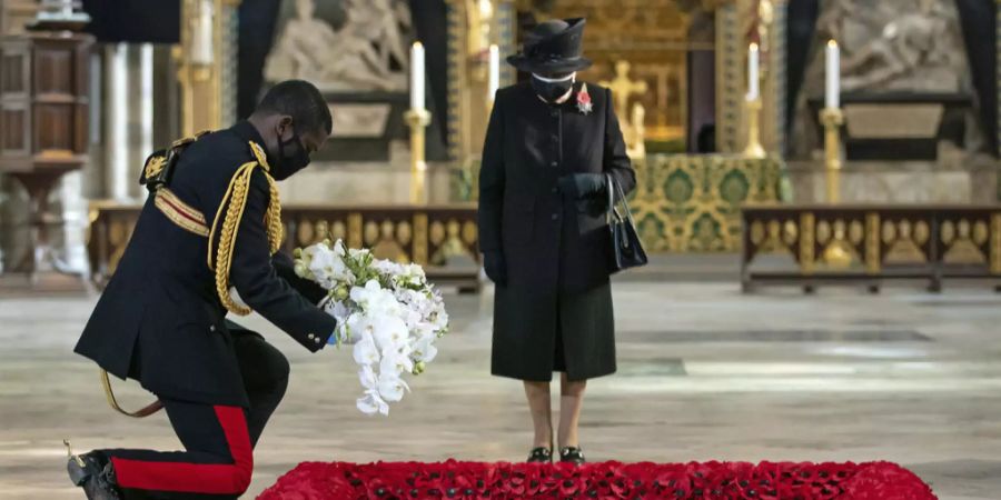 Queen Elisabeth II. Maske