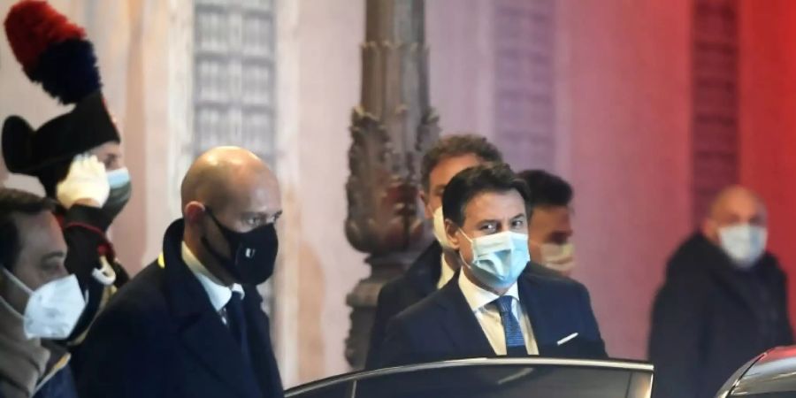 Conte verlässt nach der Vertrauensabstimmung den Senat