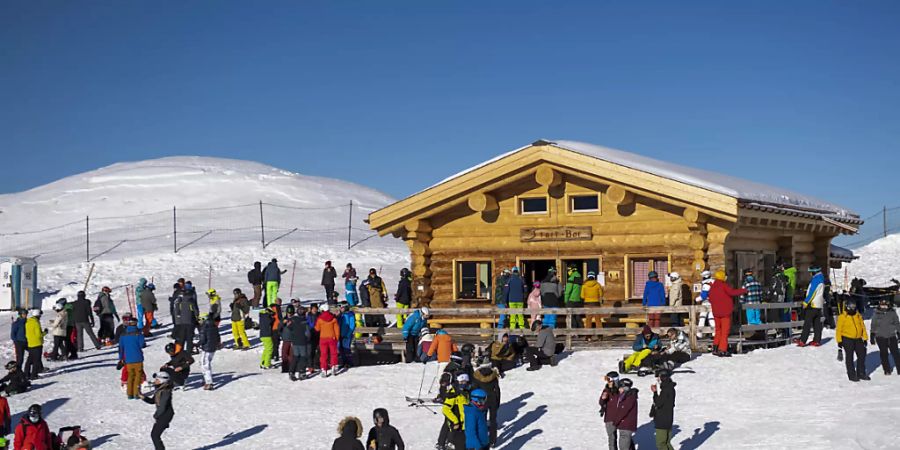 Damit das Lauberhornrennen am kommenden Wochenende durchgeführt werden kann, wird spätestens ab Dienstag das Skigebiet Seite Wengen – Kleine Scheidegg – Lauberhorn für sämtliche «private» Skifahrende geschlossen. (Archivbild)