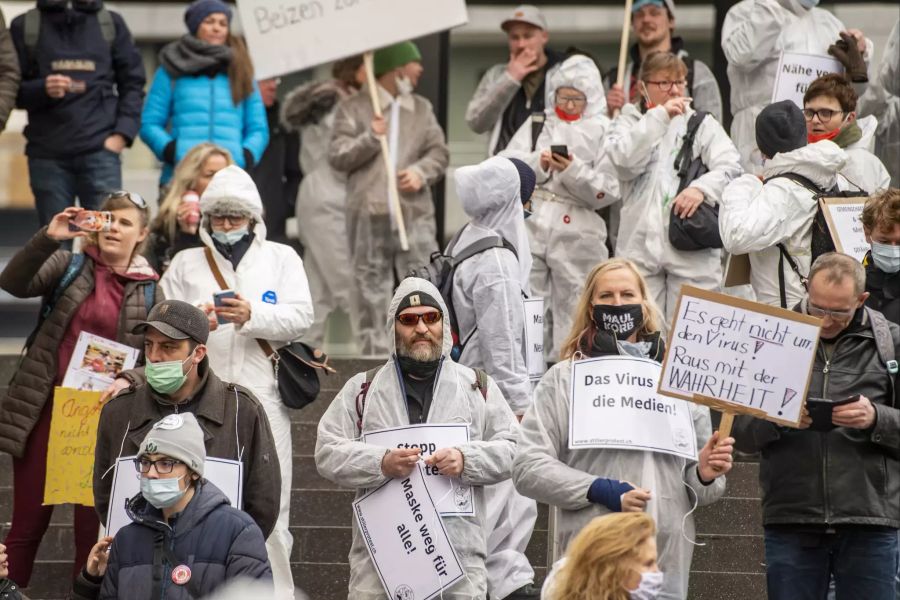 Die Maske wurde grösstenteils getragen.