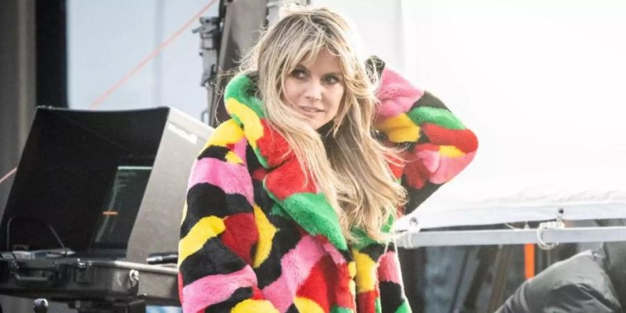 Heidi Klum bei den Dreharbeiten zur neuen Staffel von «Germany's next Topmodel». Foto: Kay Nietfeld/dpa