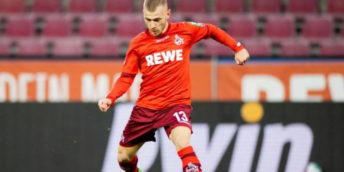 Max Meyer spielt jetzt für den 1. FC Köln in der Bundesliga. Foto: Rolf Vennenbernd/dpa Max Meyer spielt jetzt für den 1. FC Köln in der Bundesliga. Foto: Rolf Vennenbernd/dpa