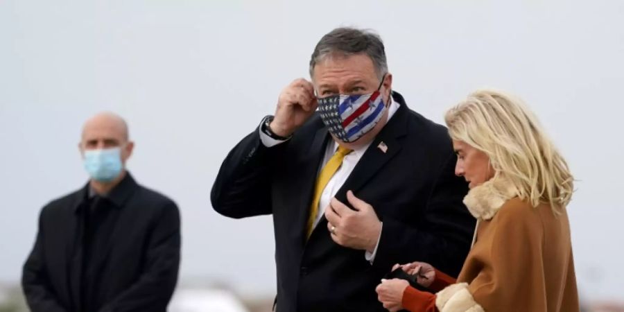 Pompeo am Flughafen Le Bourget bei Paris