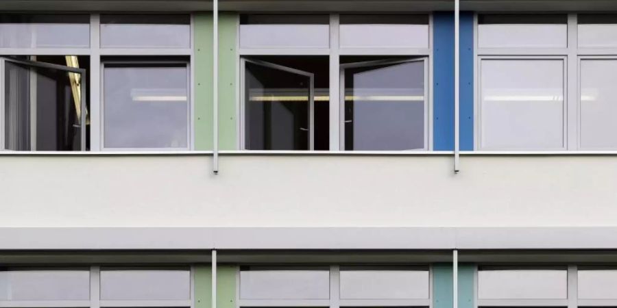 In der Debatte um das Corona-Risiko an Schulen warnt das Umweltbundesamt davor, zu sehr auf mobile Luftreiniger zu setzen. Foto: Jan Woitas/dpa-Zentralbild/dpa