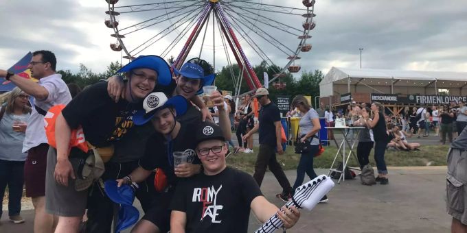Diese Jungs aus dem Aargau zelebrieren den Rock, auch wenn hintendran Pop läuft.