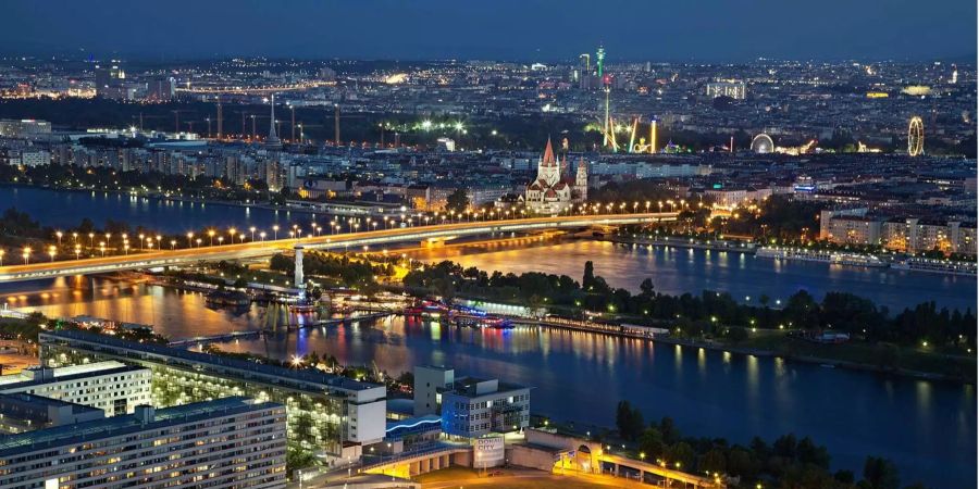 Die österreichische Hauptstadt Wien bei Nacht.