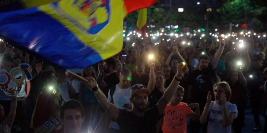 Demonstranten in Rumänien: Sie sind unzufrieden mit den Plänen von Liviu Dragnea.