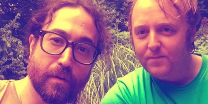 Erkennen Sie sie? - Tipp: Hier handelt es sich um zwei Beatles-Söhne