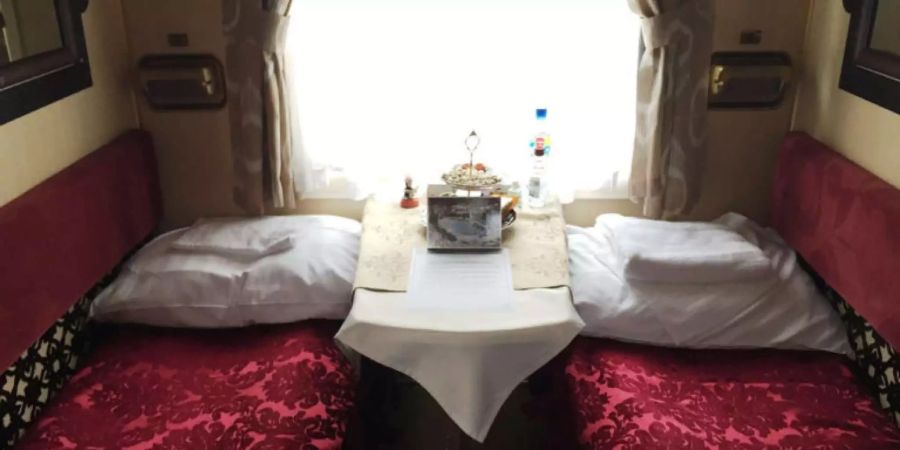 Plüschig und gemütlich - im Innern des Orient Silk Road Express, Bild: Sabine Biedermann