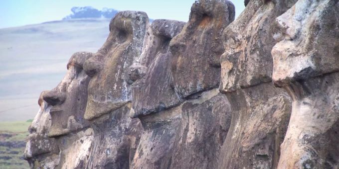 Die weltberühmten Steinskulpturen – Moai – der Osterinsel. Die weltberühmten Steinskulpturen – Moai – der Osterinsel.