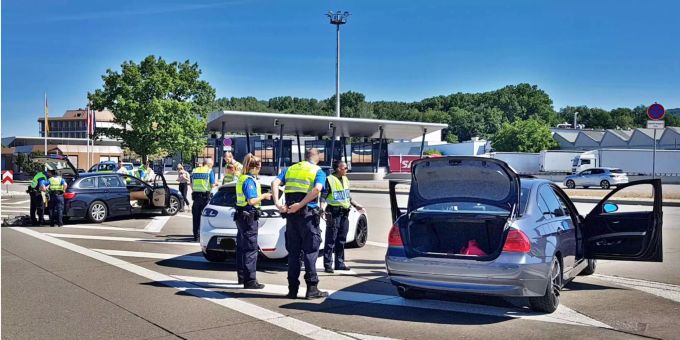 Die Kapo Basel-Stadt ist am Grenzübergang im Einsatz gegen Drogen. Die Kapo Basel-Stadt ist am Grenzübergang im Einsatz gegen Drogen.