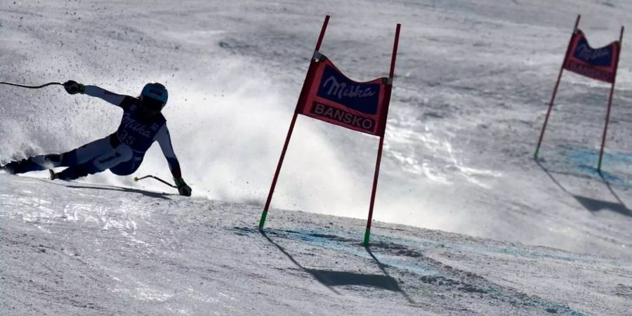 Jasmine Flury fährt den Super-G in Bansko 2015.