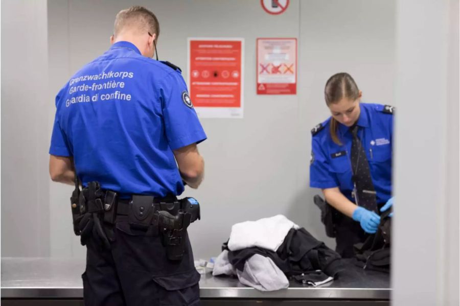 Verschärfte Sicherheitskontrollen auf Flügen in die USA.