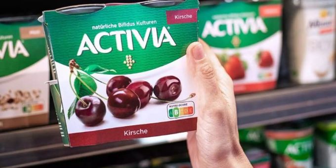 Der Entwurf einer möglichen künftigen Verpackung für Danones ACTIVIA-Joghurt mit einer fünfstufigen Farb-Skala in der rechten unteren Ecke. Foto: Alex Schelbert/Danone Der Entwurf einer möglichen künftigen Verpackung für Danones ACTIVIA-Joghurt mit einer fünfstufigen Farb-Skala in der rechten unteren Ecke. Foto: Alex Schelbert/Danone