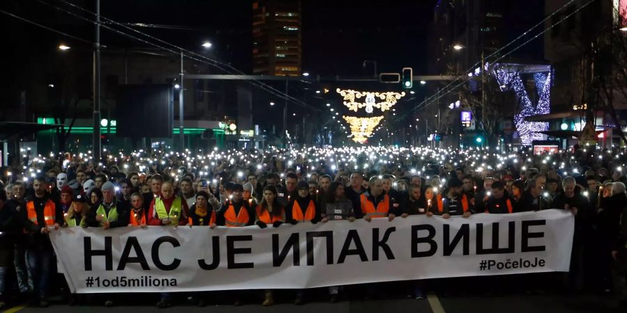 Schweigemarsch in Belgrad.
