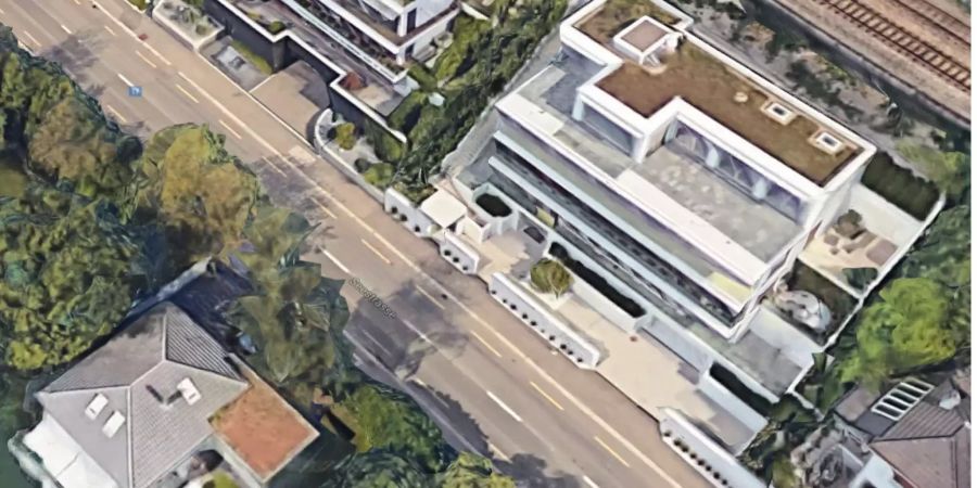 Die Sanierung des 1,1 Kilometer langen Strassenabschnitts musste unterbrochen werden.