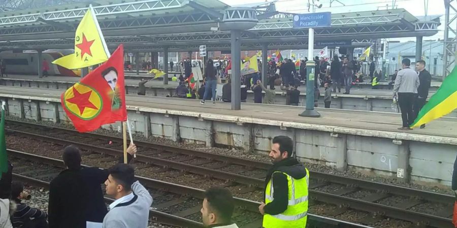 In Manchester kam es zu einer Demonstration gegen den türkischen Militäreinsatz in Syrien.