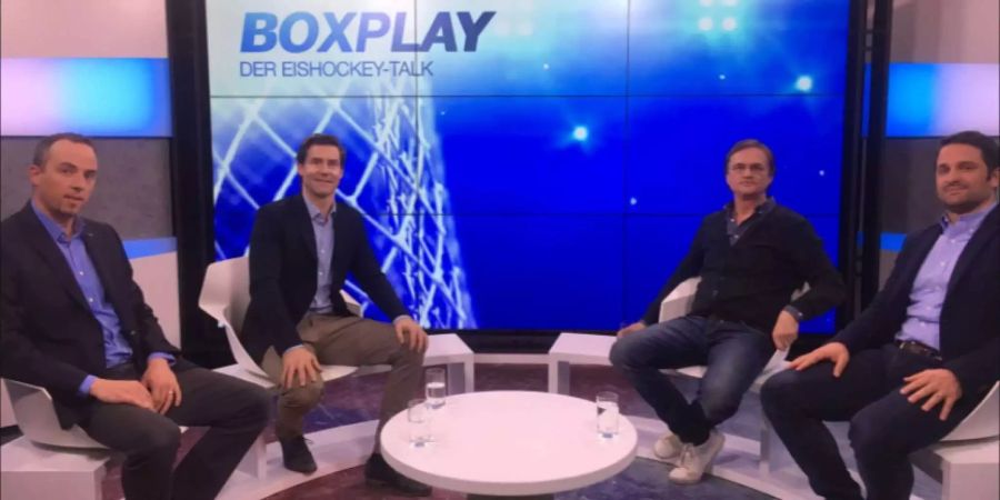 Die Gesprächsrunde im Eishockey-Talk Boxplay: v.l.: Patrick Lengwiler, Sven Furrer, Arno Del Curto und Paolo Duca.