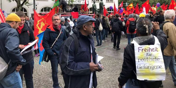 Tag der Arbeit - Linke Clowns verhöhnen Zürcher Polizisten