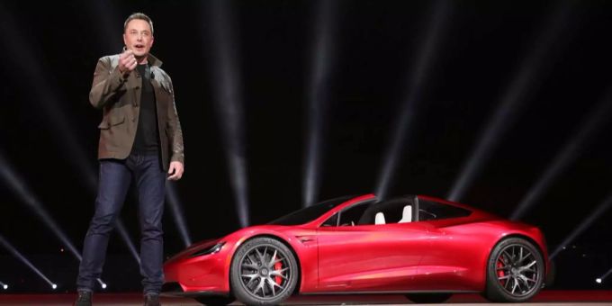 Elon Musk Battery Day: Der Tesla-Chef strebt ehrgeizige Ziele an. super bowl tesla