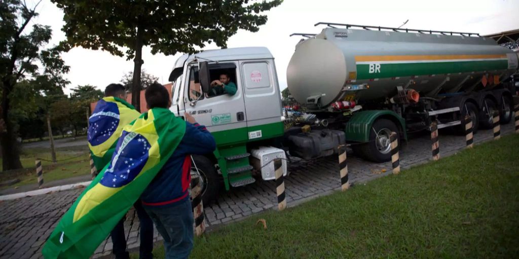 Petrobras Chef Tritt Nach Zugestandnis An Lkw Fahrer Zuruck