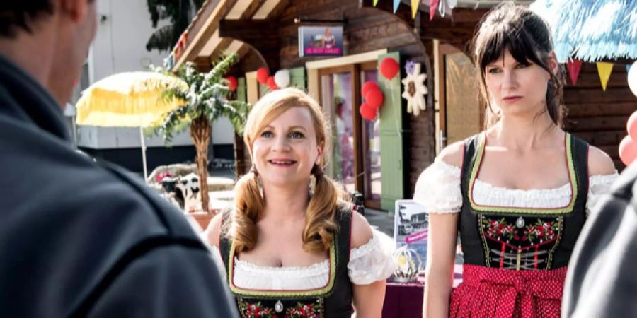Wanda Wylowa als Monika (l.) und Vera Bommer als Nele.