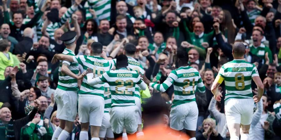 Ausgerechnet mit einem Derbysieg über Erzrivale Rangers sicherte sich Celtic Glasgow die schottische Meisterschaft. Es ist der siebte Erfolg in Serie und der insgesamt 49. Meistertitel.