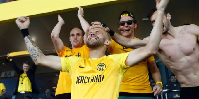 Miralem Sulejmani feiert den Meistertitel nach dem Spiel gegen Luzern. Miralem Sulejmani feiert den Meistertitel nach dem Spiel gegen Luzern.