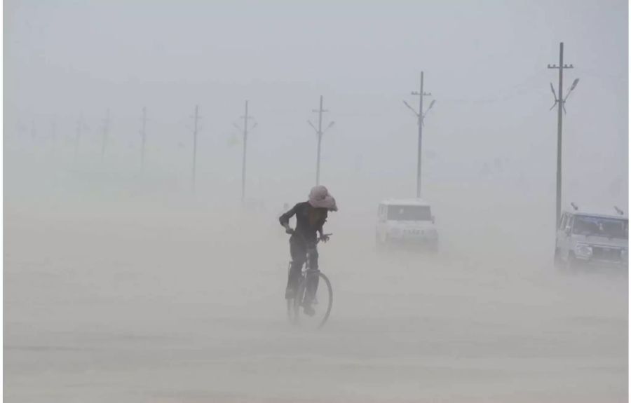 Im Norden Indiens verwüsteten schwere Unwetter mehrere Regionen.