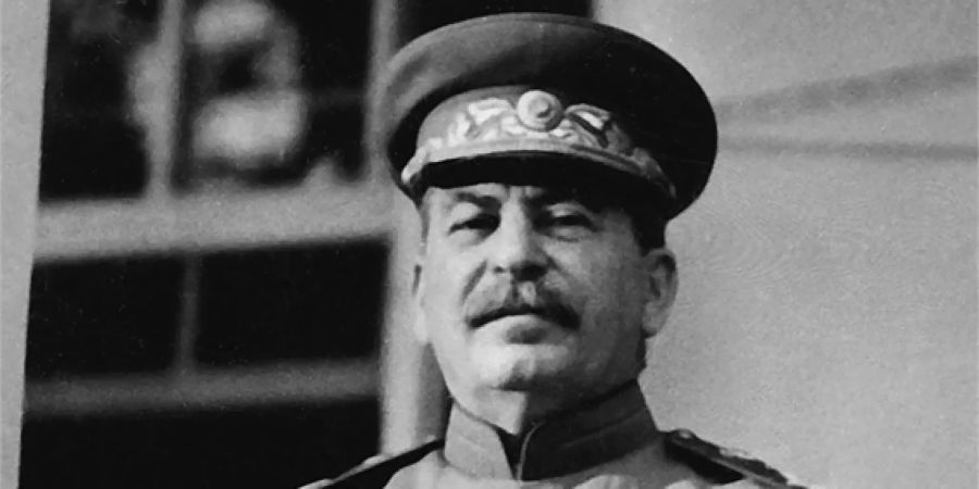 Josef Stalin in Militäruniform auf der Teheran-Konferenz, 1943. Die letzten Jahre seiner Regentschaft waren geprägt von Misstrauen und Paranoia.