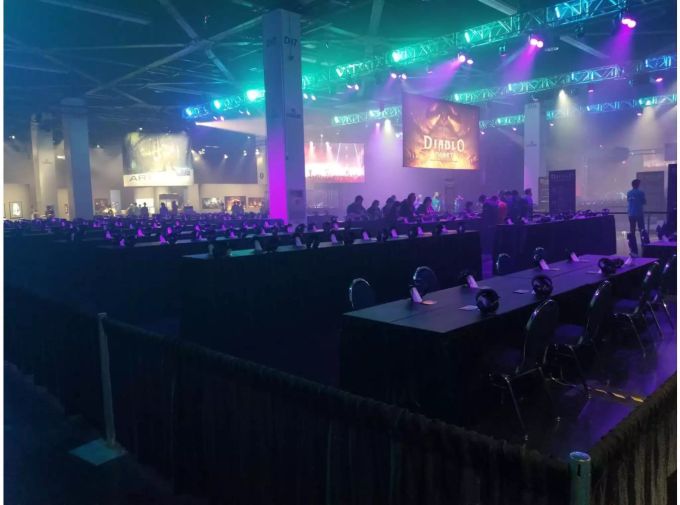 Leere Hallen an der BlizzCon: Wer das neue Diablo: Immortal anspielen wollte, musste nicht einmal anstehen. An der BlizzCon konnte man Diablo: Immortal auch antesten.