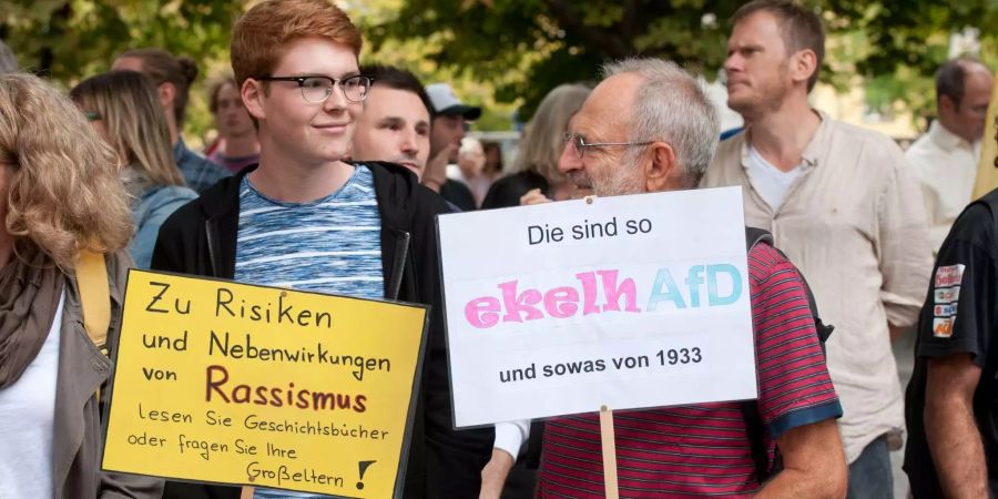 Vielfalt statt Einfalt, Kundgebung als Gegenpol zur zeitgleichen Kundgebung Demo für Alle.