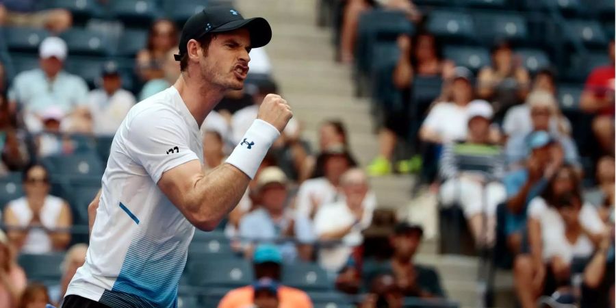 Gibt niemals auf: Andy Murray peitscht sich selber an.