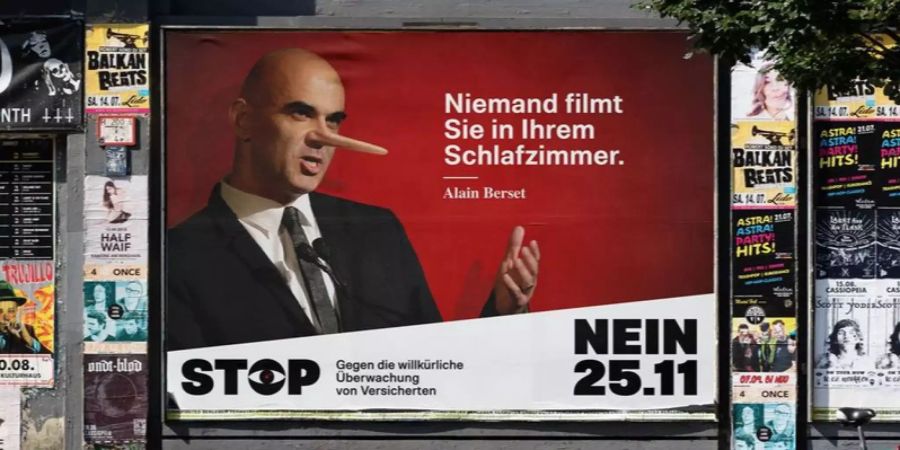 Ein am Computer erstelltes Abstimmungsplakat von Alain Berset, das so nicht in Umlauf hätte geraten sollen.