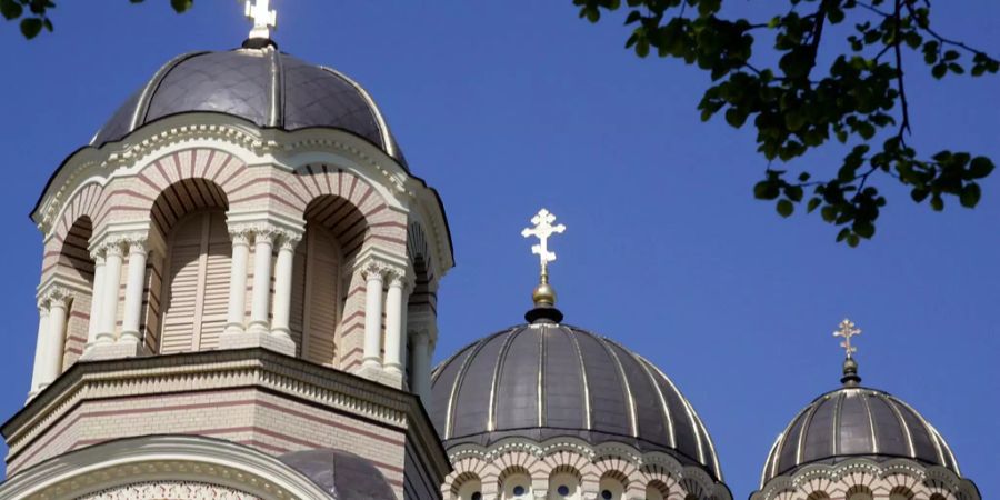 Russisch-orthodoxe Christ-Geburt-Kathedrale auf der Esplanade in Riga.