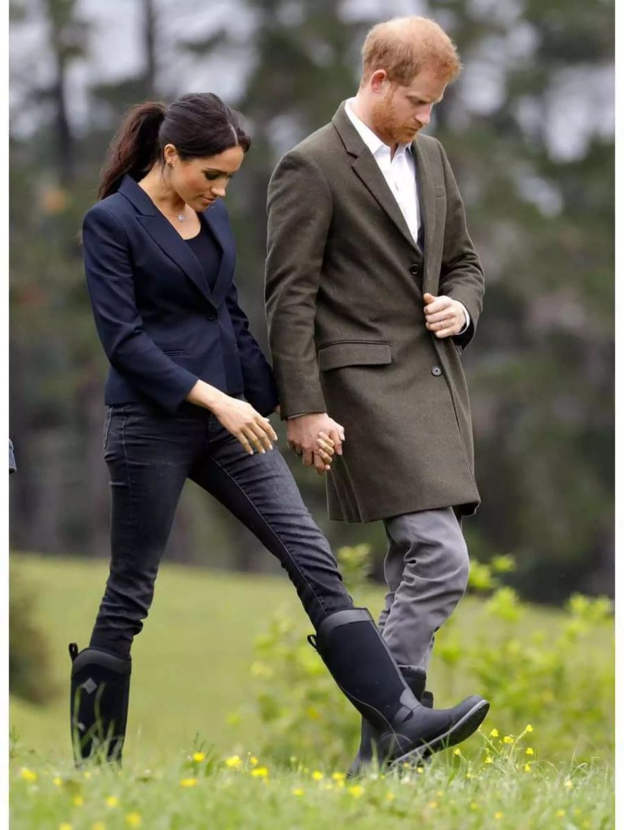 Meghan Markle und Prinz Harry fühlen sich auf dem Land am wohlsten: hier bei einem Spaziergang in Auckland, Neuseeland.