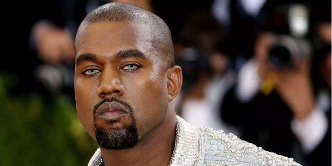 Kanye West speist am liebsten bei McDonald's. Kanye West speist am liebsten bei McDonald's.