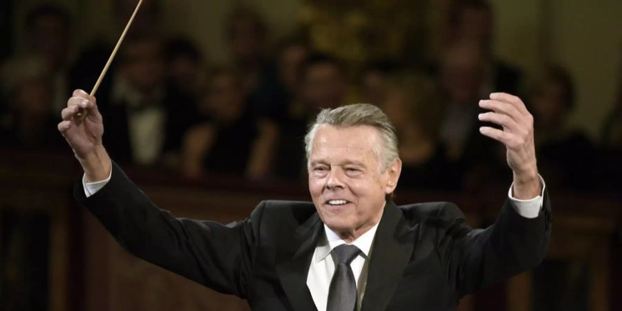 Dirigent Mariss Jansons und die Wiener Philharmoniker im Rahmen der Voraufführung zum «Neujahrskonzert 2016» im Wiener Musikverein.