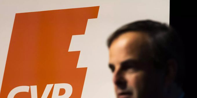 Turbulenzen wegen des Abschieds vom «C»: CVP-Parteipräsident Gerhard Pfister sieht sich vor der Delegiertenversammlung vom kommenden Samstag mit einer Beschwerde ans parteiinterne Schiedsgericht konfrontiert. (Archivbild) CVP Mitte
