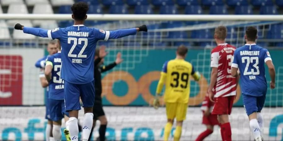 Die Niederlage der Würzburger Kickers bei Darmstadt 98 bleibt bestehen. Foto: Thomas Frey/dpa