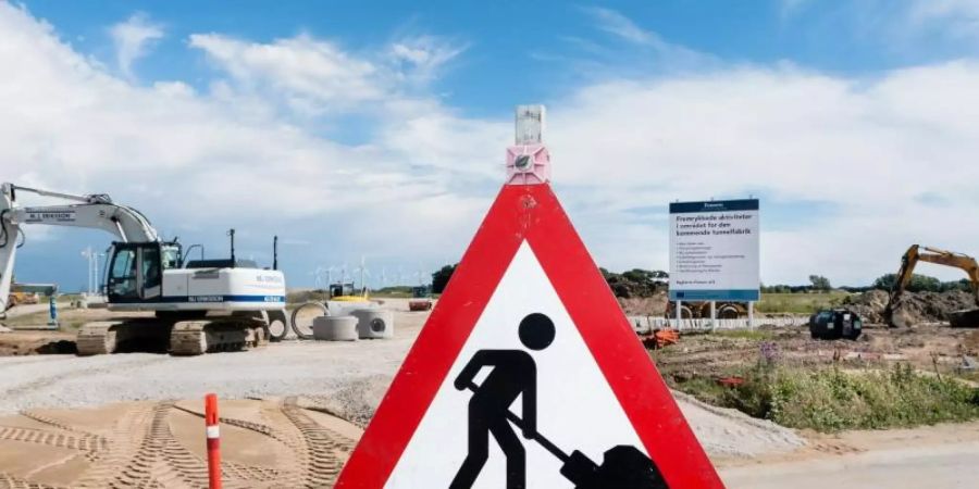Bagger stehen bereit: Der geplante Ostssetunnel ist eines der grössten Verkehrsvorhaben in Europa. Foto: picture alliance / dpa