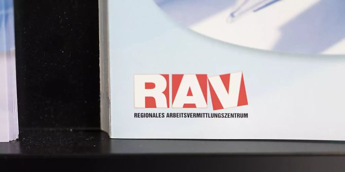 Die Ausweitung der Kurzarbeitergeldregelung während der Pandemie habe viele Arbeitnehmer wie auch Unternehmen geschützt. (Archivbild) bra