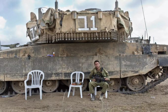 Abbildung eines Panzers im Nahost Konflikt, worin auch Libyen verwickelt ist. libyen