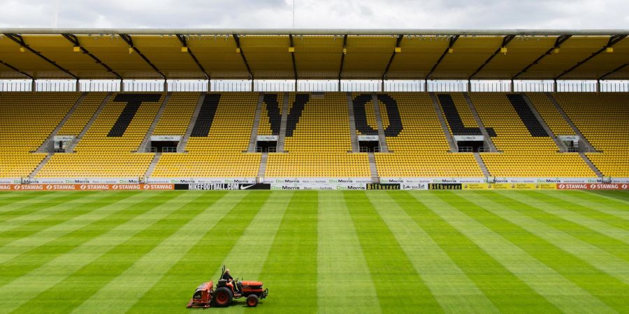 Das Regionalliga-Spiel zwischen Alemannia Aachen und Borussia Mönchengladbach II wurde nach einem Becherwurf abgebrochen.