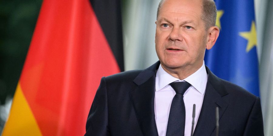 Der Kanzler betonte in diesen Zeiten die Wichtigkeit der gebündelten Kräfte von Wirtschaft, Gewerkschaften und Staat.