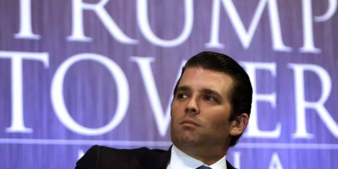 Donald Trump Junior an einer Konferenz. Donald Trump Junior